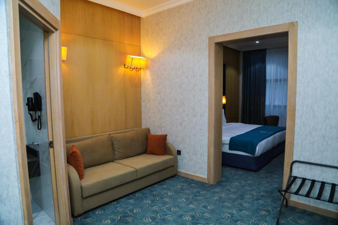Iris Hotel Baku - Halal Hotel ภายนอก รูปภาพ