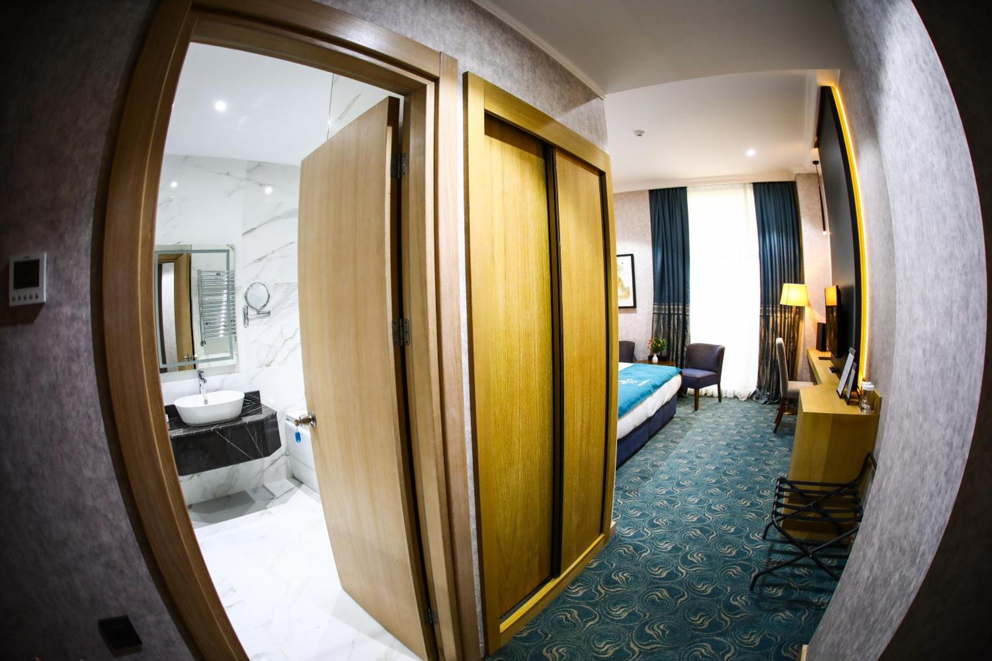 Iris Hotel Baku - Halal Hotel ภายนอก รูปภาพ