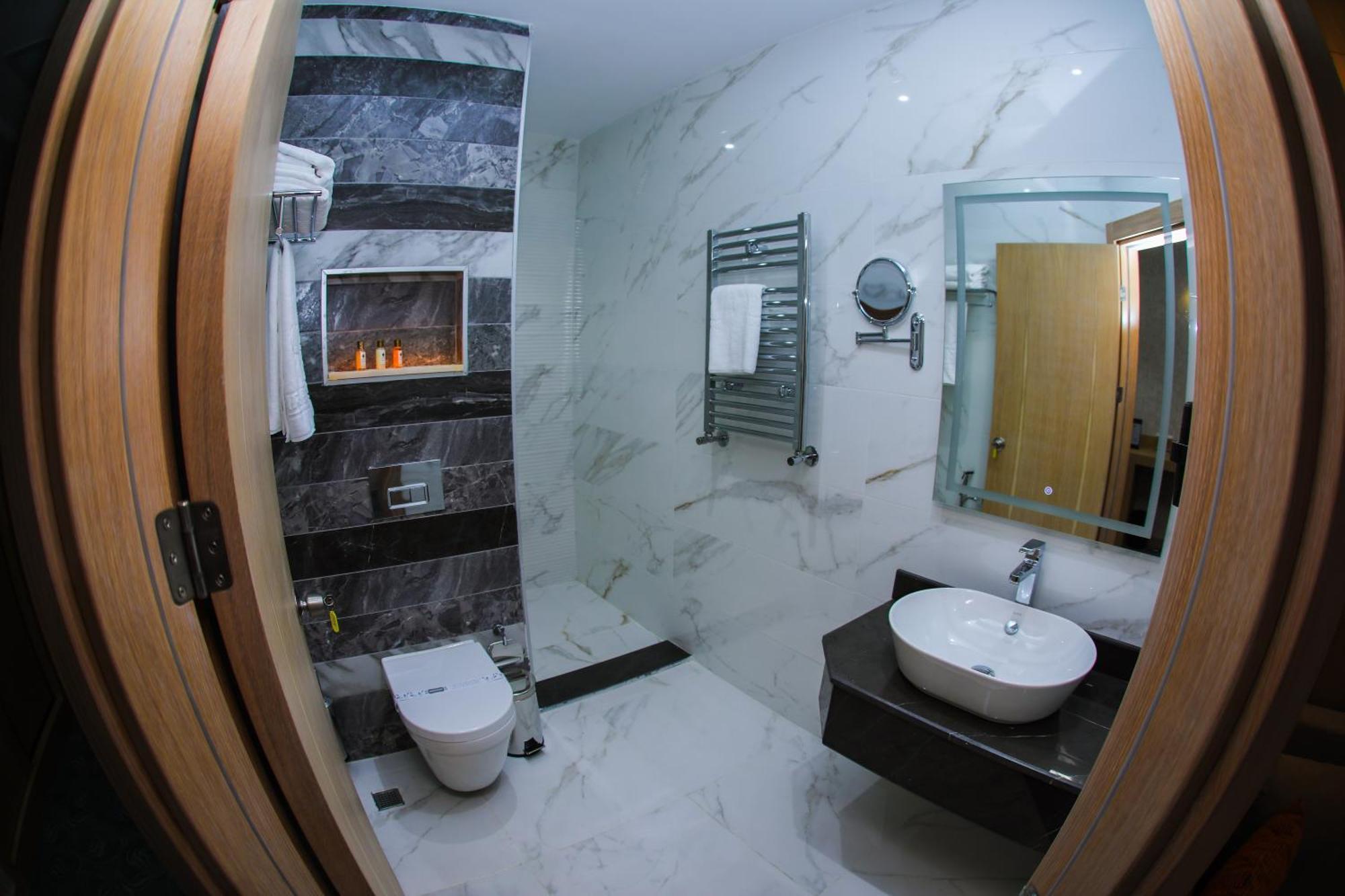 Iris Hotel Baku - Halal Hotel ภายนอก รูปภาพ